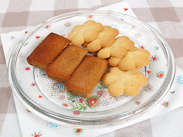「フィナンシェ、クッキー 」(各180円)