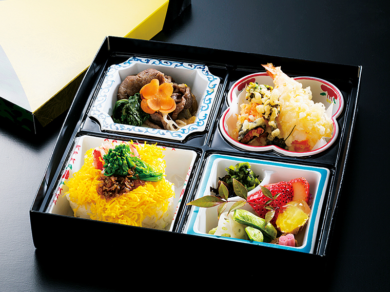 「松花堂弁当」(2,000円)。 一品一品丁寧に仕上げられた料理を存分に味わおう