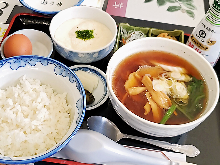「とろろ定食」(850円)は期間限定