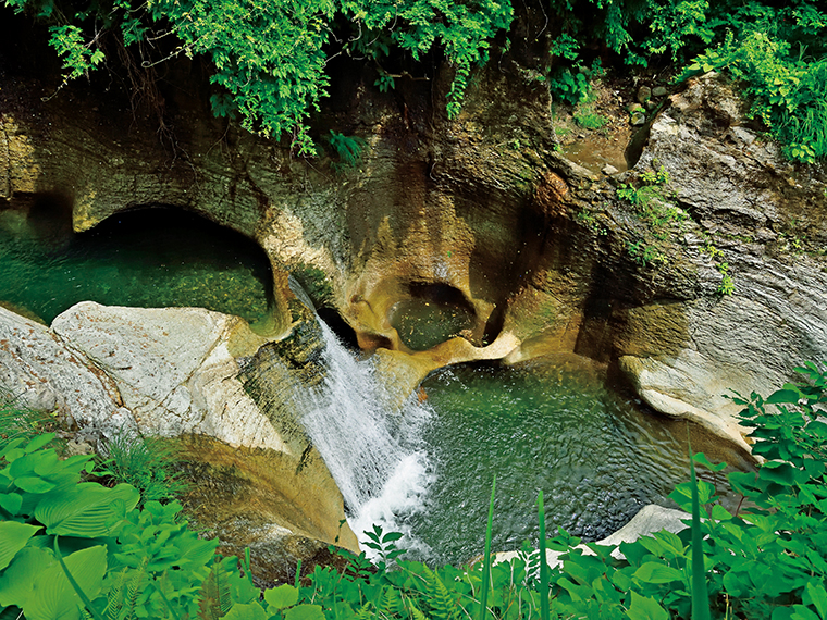 滝沢川甌穴群（金山町）