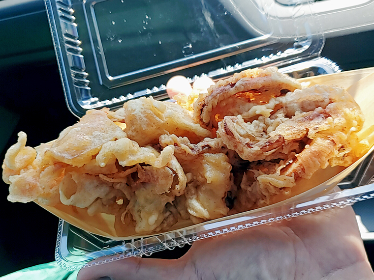 イカづくしなおみやげになってしまったと後から気づきました。「いか耳・下足天ぷら」(430円)