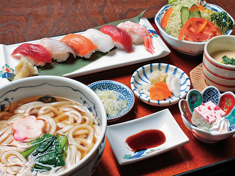 「握り寿司そばセット」(1,640円) ※月〜金曜日(祝日を除く)のみ提供