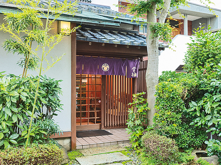 ひっそりと佇む純和風料理店