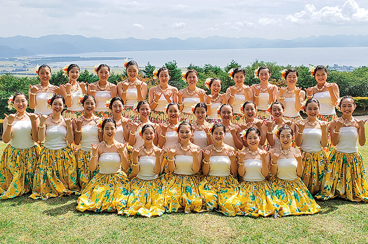 「あさか開成高校フラ・タヒチアン同好会ALOHA」のメンバー