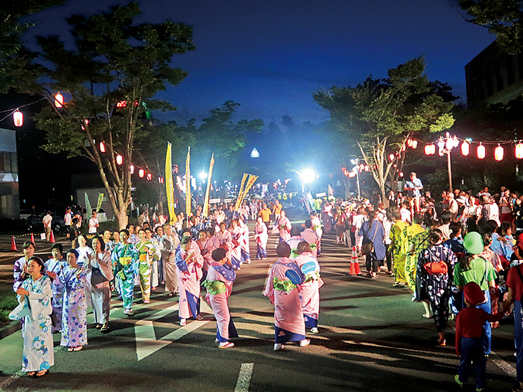 2年前の夏開催時の様子。2年ぶり、冬に行われる祭りに注目を