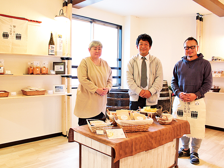 店を立ち上げた左から籏野さん・丹野さん・宇津木さん