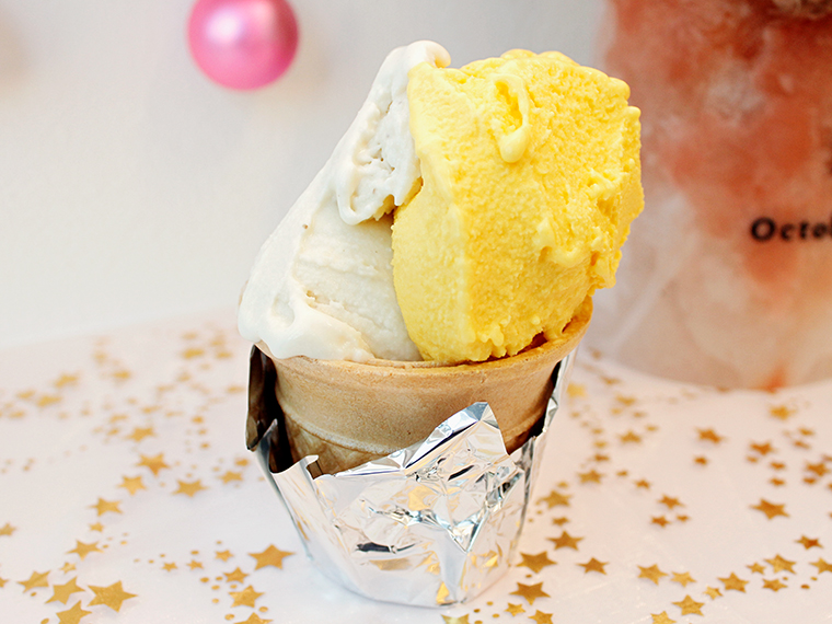 甘さ、乳脂肪分控えめでやさしい味わいのジェラート。和栗(写真左)やパンプキン(写真右)など、季節によって変わる14種類のフレーバーを用意