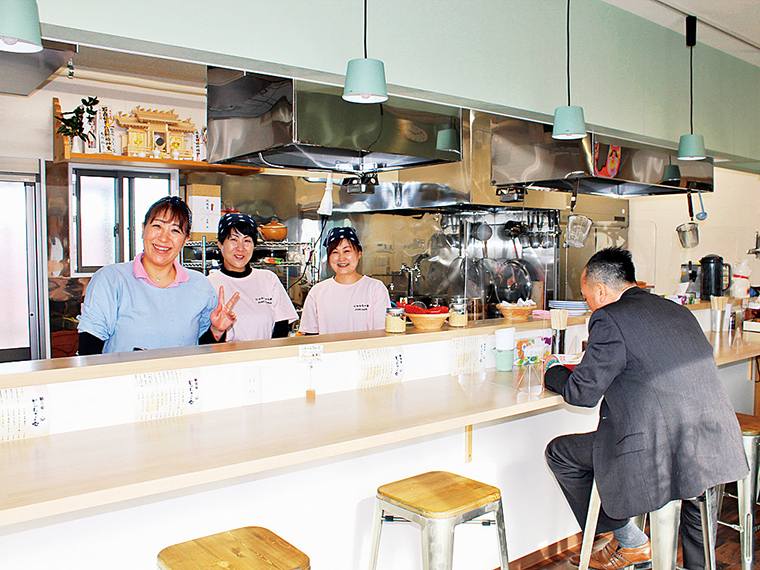 誰でもふらっと立ち寄れる気さくな庶民の店を目指す