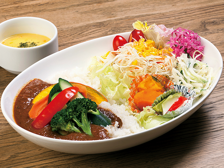 オーナー手作りの温野菜カレーセット(1,100円)