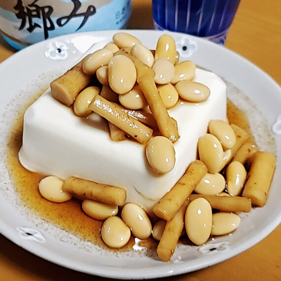 豆腐にザっとかければ最高な一皿に。漬け汁も活きる大豆オン大豆！