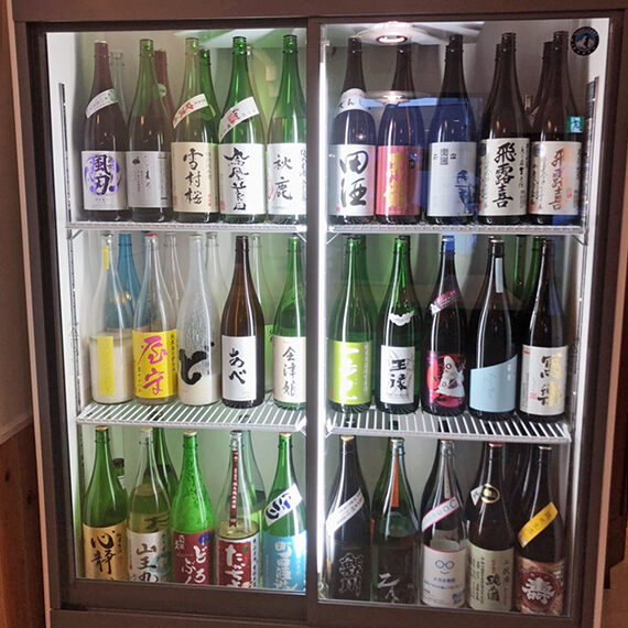 福島県内外から仕入れる日本酒は季節限定や数量限定のものも