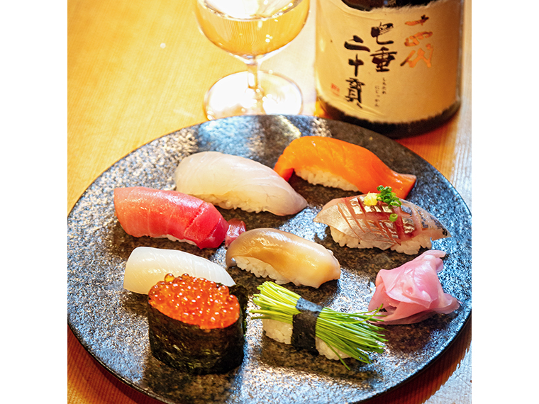 おすすめの「寿司8種盛り」（2,200円）。様々なネタが味わえて満足感がある