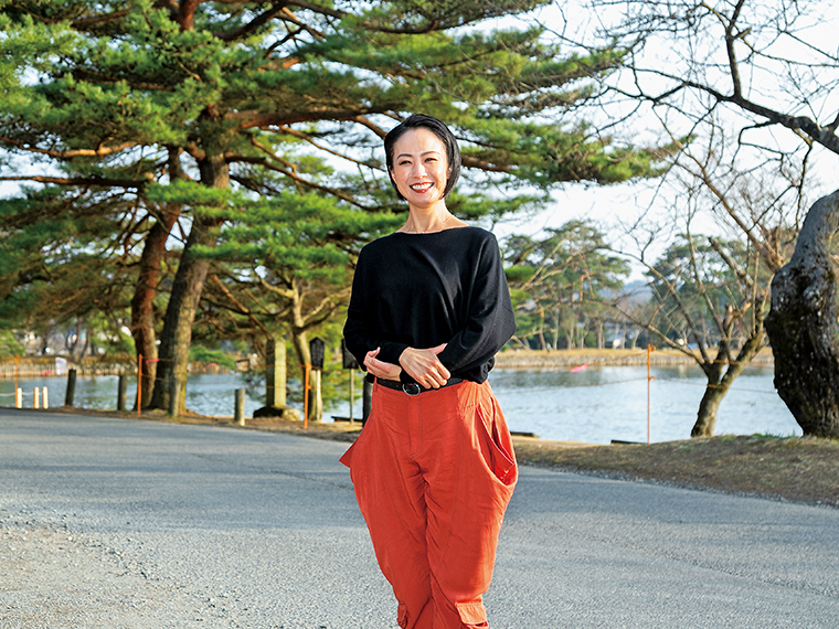 季節ごとに南湖公園の風景を楽しむ田村さん。凛としてやさしく、気さくな人柄が愛され、地元にも馴染んでいった