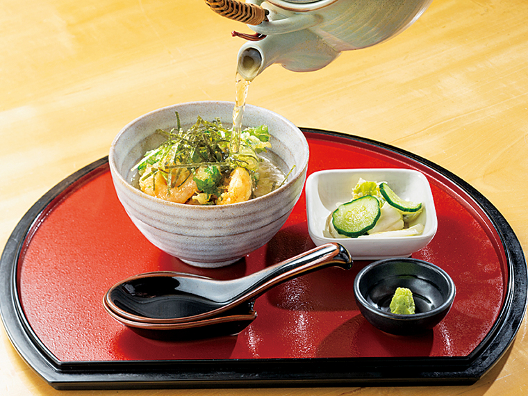 コースの仕上げには天ぷらのお茶漬けが美味(770円)