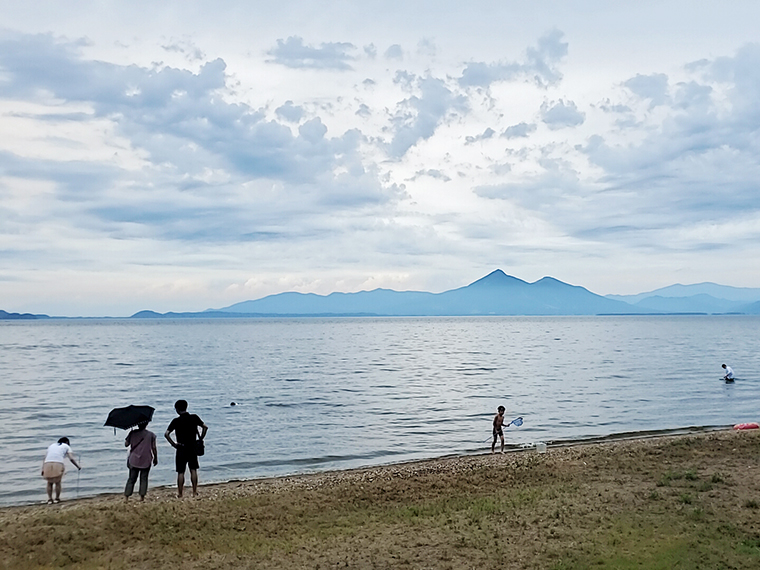 家族連れが湖水浴やBBQを楽しむ絶好の避暑地