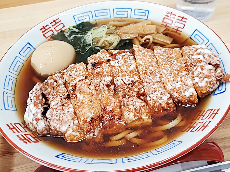 満足な食べ応えの「味玉パーコー麺」（1,000円）