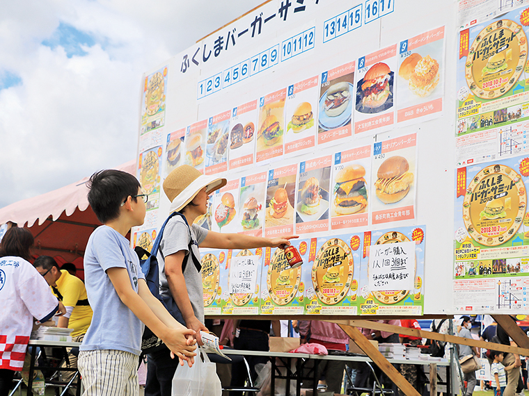 今年（2022年）は桑折町オリジナルクラフトビールなどの販売もあり。会場内は飲食不可