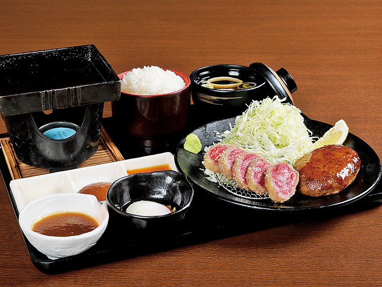 写真は「牛かつ(60g)と牛100%手ごねハンバーグ(150g)セット」(2,300円)