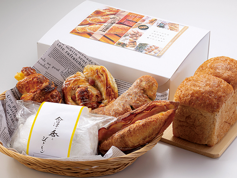 「會津が香るシュトーレン＋パンスペシャルセット」（4,500円）【ホームベーカリー コビヤマ［会津若松市］】