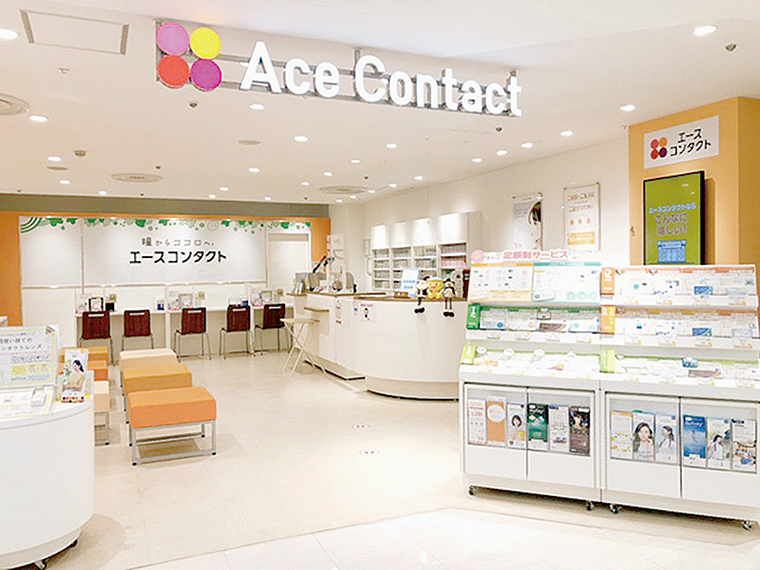 エスパル福島2階にある明るく清潔な店舗。福島県内には郡山エキナカ店・フェスタ店、会津若松店、いわきラトブ店も展開