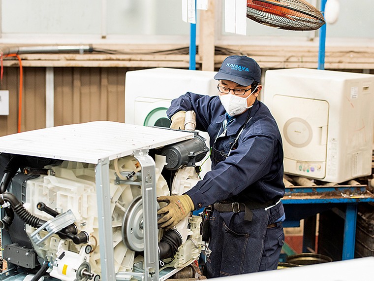 「資源の有効活用に貢献できる魅力ある仕事です」と家電部門の南條和樹さん