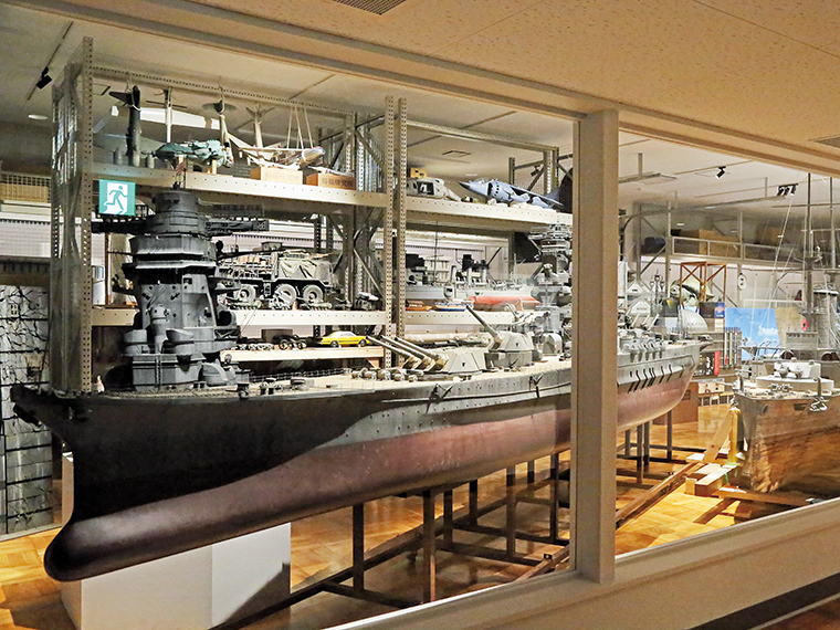 「須賀川特撮アーカイブセンター」では、収集・保存された資料の一部を無料で観覧することが可能