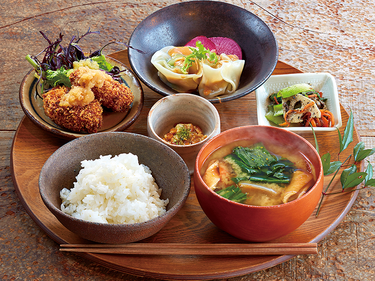 「ヒトト定食」(1,600円)※内容は日によって変わる ※予約可。なくなり次第終了