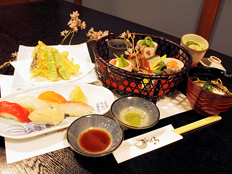 「花見山御膳」(2,800円・ランチ限定)。写真の他に季節のフルーツが付き、全6品で提供。前日までの要予約