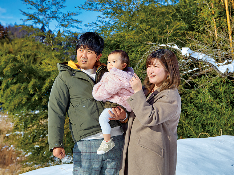 自宅近くは美澪ちゃんが大好きな散歩コース。動物が好きな明宏さんは、たまに出会えるリスや鳥を見るのが楽しみなのだとか