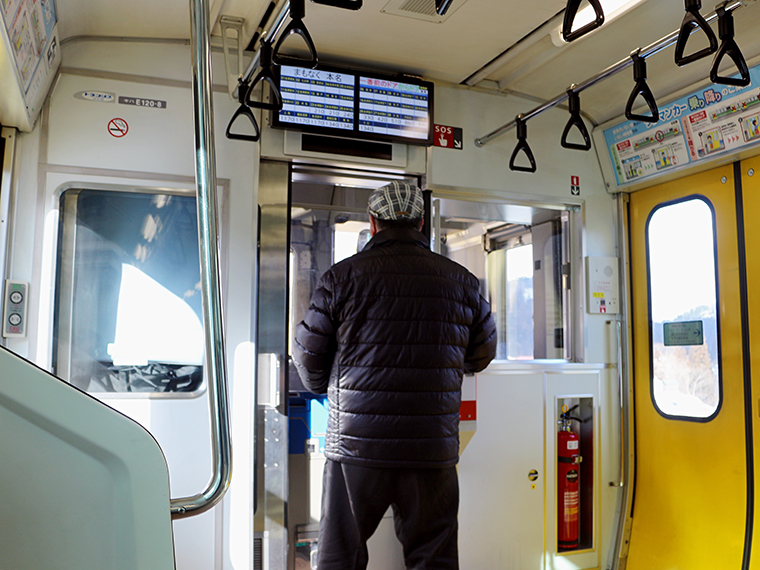 先頭車両で景色を楽しむのも良いですね