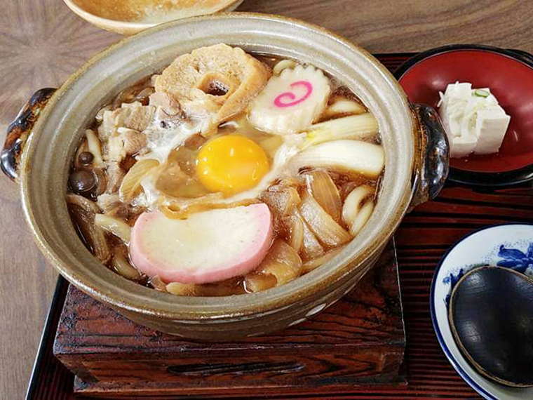 冬は自ずと「なべやきうどん」率が高くなりますよね