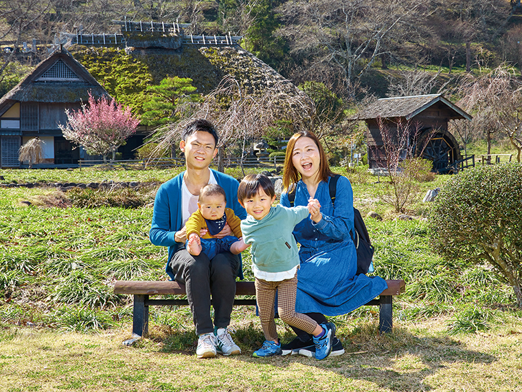 家族のお気に入りスポット「安達ヶ原ふるさと村」。屋内外の遊び場の他、再現した武家屋敷や養蚕農家で昔の生活を体感できる