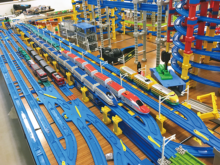 巨大鉄道おもちゃの展示では持参した車両を走行させることもできる※画像はイメージ