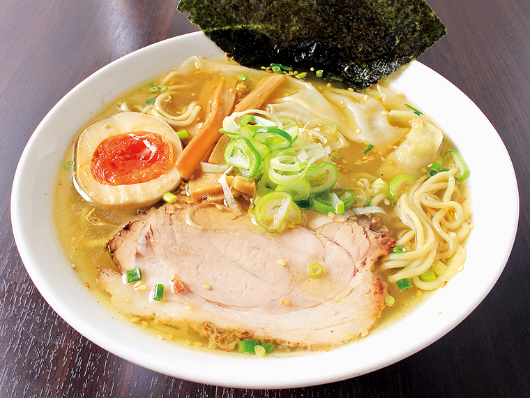 「特選塩ラーメン」(900円)