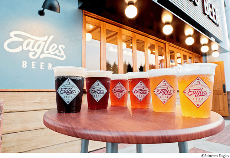 「EAGLES BEER」は、「EAGLES BEER＆COFFEE」（バックネット裏3Fコンコース）と「EAGLES BEER」（GATE19隣・スマイルグリコパーク）で販売