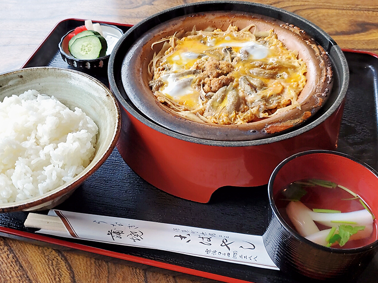 夏を乗り切るための栄養補給。「柳川鍋定食」(1,800円)