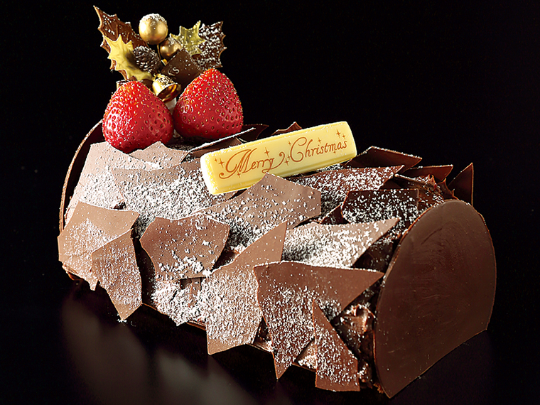 「ブッシュ・ド・ノエル（幅9cm・長さ17cm）」（4,200円）。チョコ好きにはショコラスポンジのロールケーキを