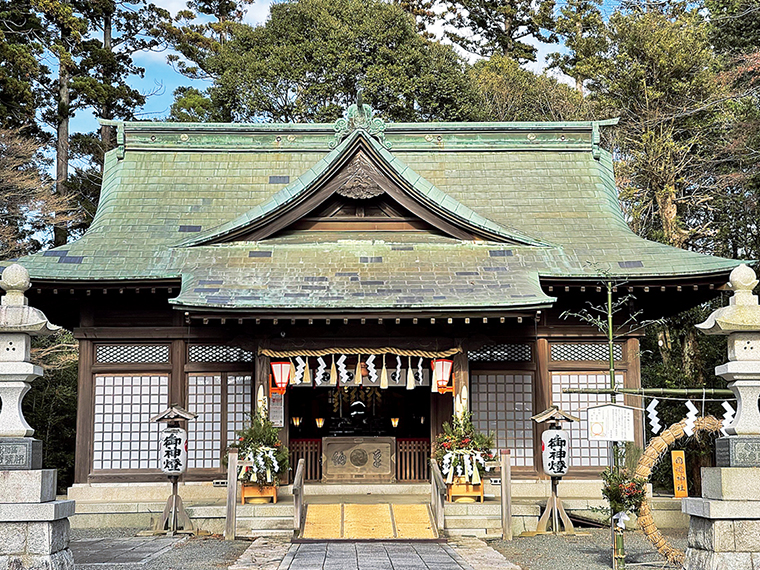 神社で除夜の鐘とは一見すると珍しいが、神仏習合の名残だという。この機会にぜひ体験を