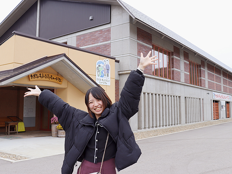 予想以上に大きい建物にささちゃんも思わずびっくり！