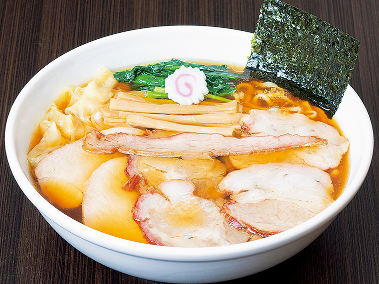 「ワンタンチャーシュー麺」（1,380円）。大盛り（＋250円）も対応可能