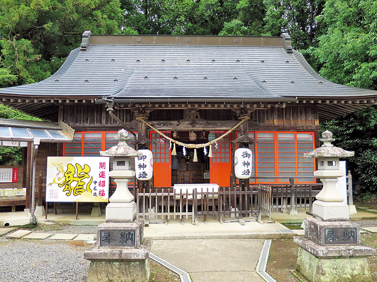 御朱印は全14種類(通年頒布3種類・月替り11種類)。特に月替り御朱印が人気だ