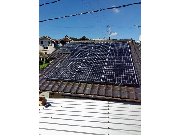 住宅用太陽光発電システム「シャープ4.4kW」の施工事例