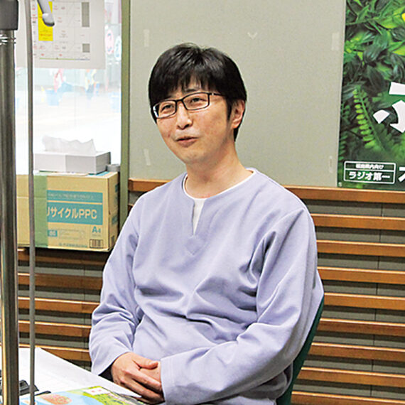 引地さんの手元にはキーボードもあり、生演奏も!