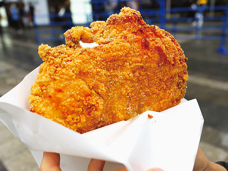 台湾風唐揚げ「大鶏排（ダージーパイ）」