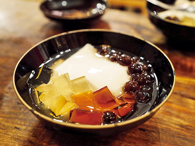豆乳を固めて作ったさっぱりとした味わいの「豆花（トウファ）」