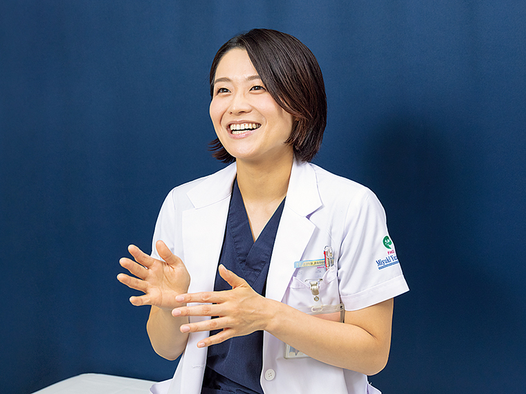 先生自身、アトピー性皮膚炎の子を育てるママの一面も。「小さい時からアレルギーについて伝え、より丁寧に保湿することを心掛けています」と語ってくれました