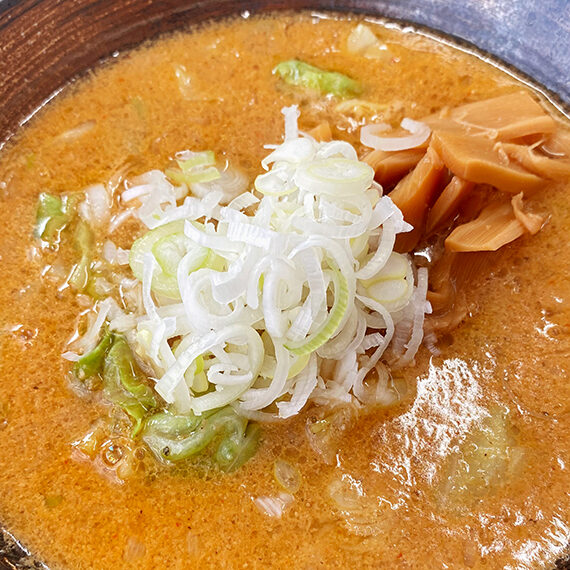 「特製味噌ラーメン」(850円)。お店のインスタグラムをフォローで、大盛りやソフトドリンク無料などのサービスが永久に受けられる