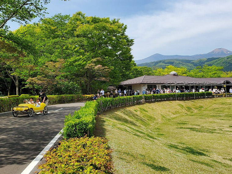 【あづま総合運動公園】体育館受付にて、サイクルスポーツ広場で使用できる生徒優待券をプレゼント