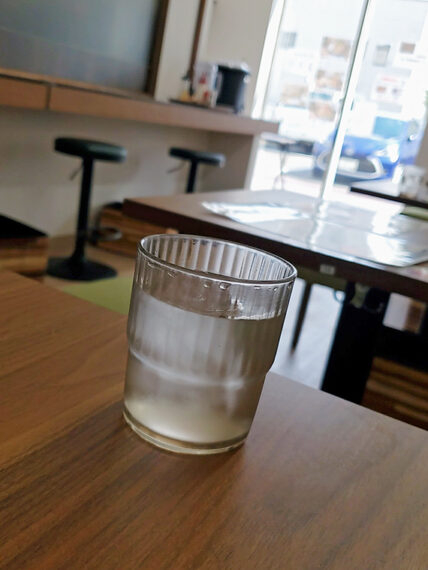 中町のオアシスに駆け込んだらお冷でクールダウン