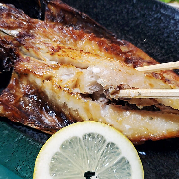 スッと箸を入れると、朝の訪れを実感
